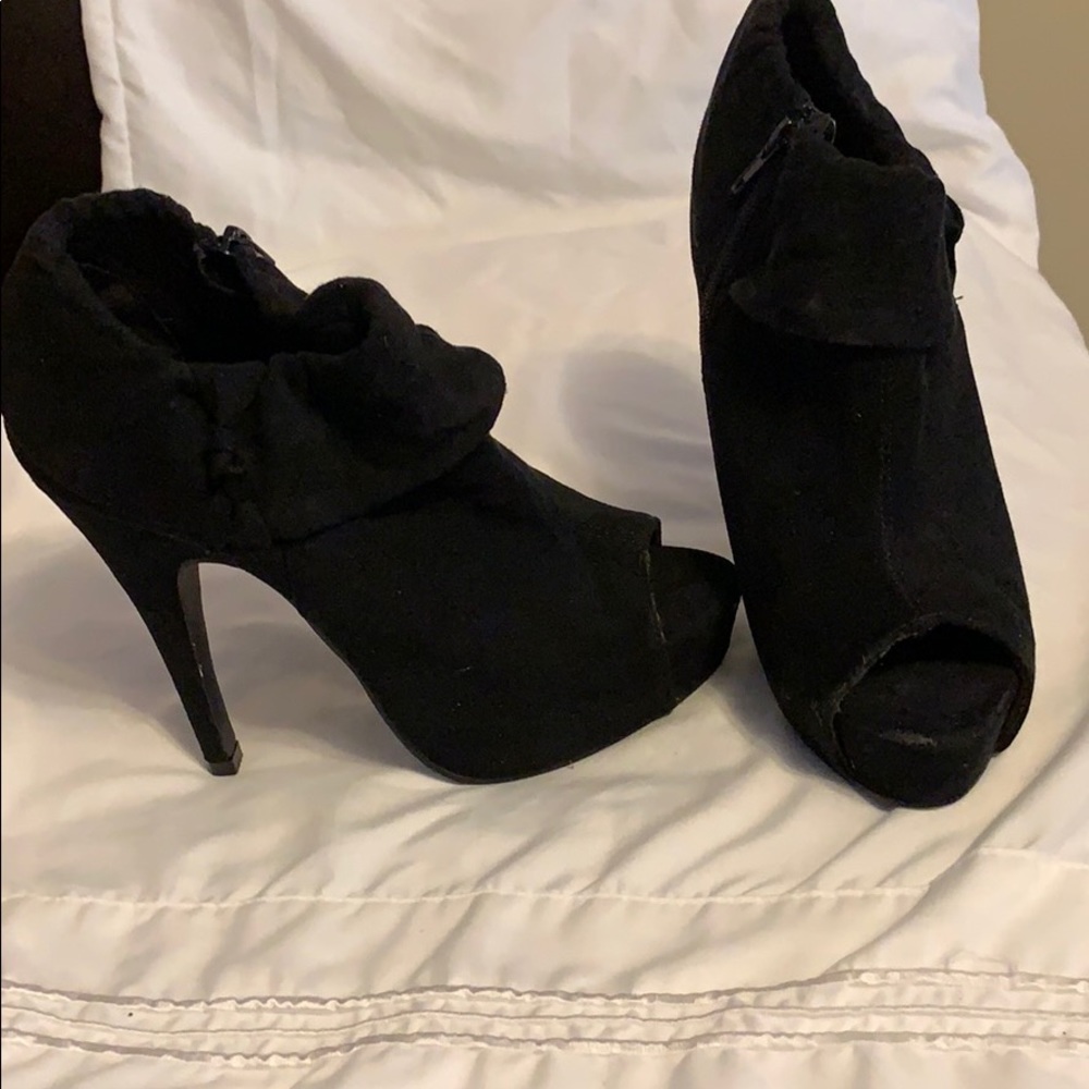 Suede peep-toed ankle boots